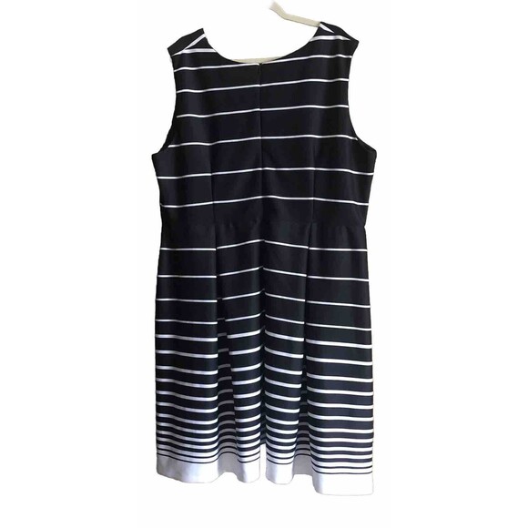 Lane Bryant Women’s 24W V-Neck Knee High Aline Striped Sleeveless Dress - Picture 2 of 13